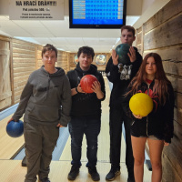 Deváťáci na bowlingu